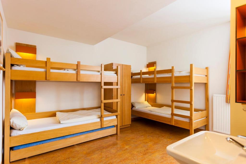 Jugendherberge Garmisch-Partenkirchen - Membership Required! Dış mekan fotoğraf